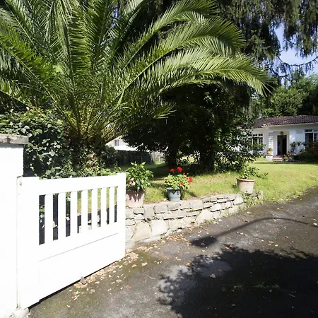 Maison Dans Un Ecrin De Verdure ビアリッツ